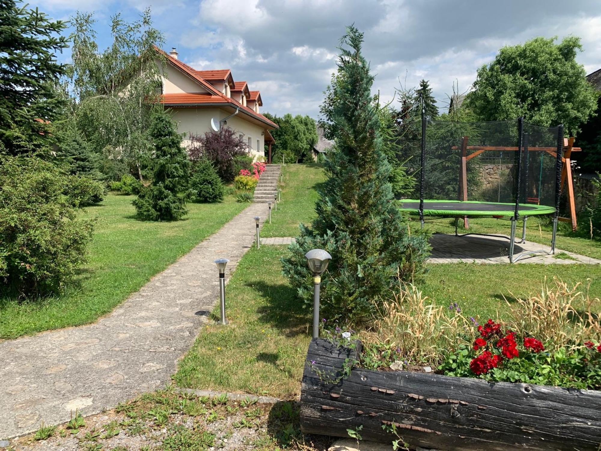 Villa Lypche Bešeňová Exterior foto