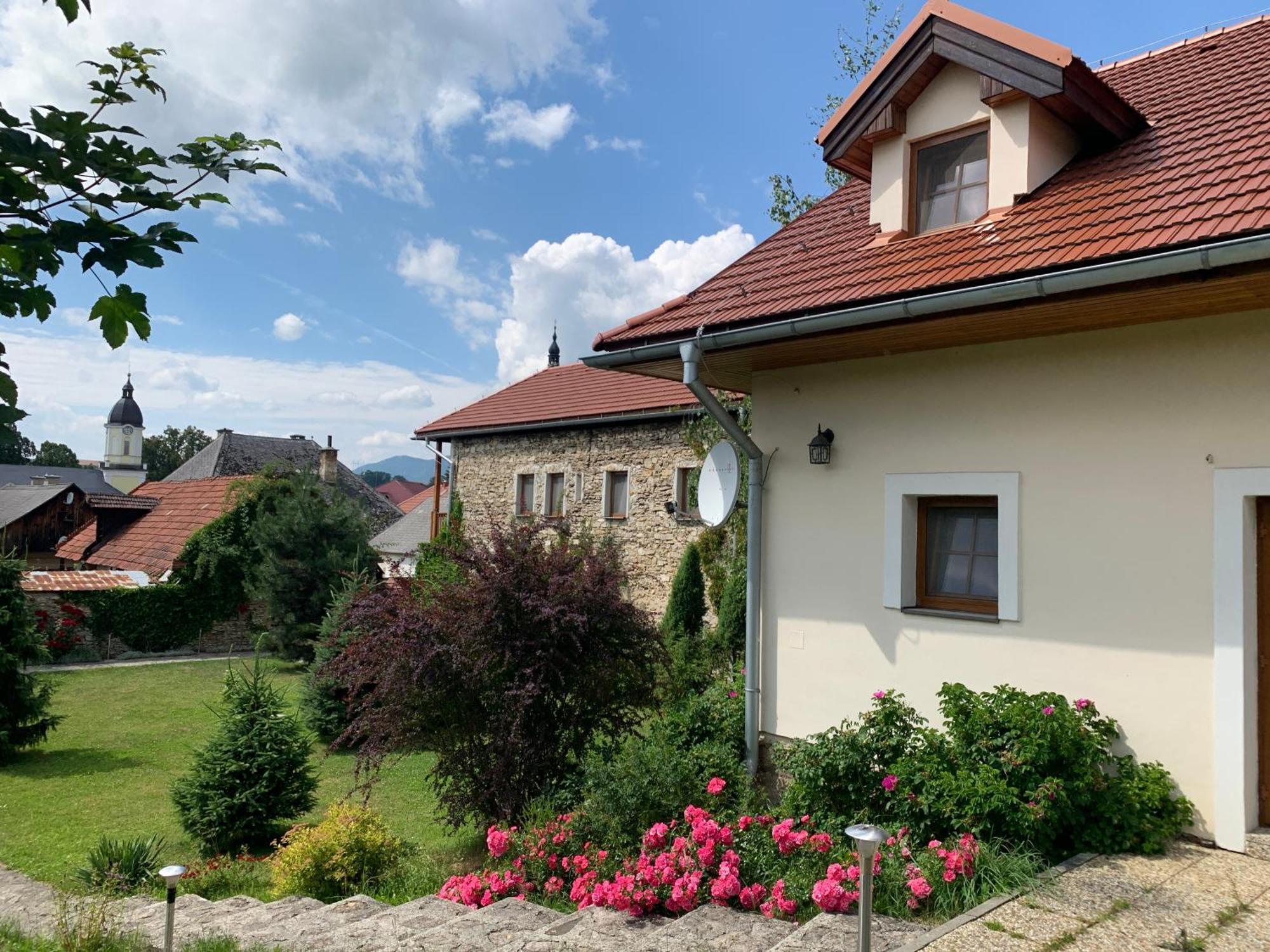 Villa Lypche Bešeňová Exterior foto